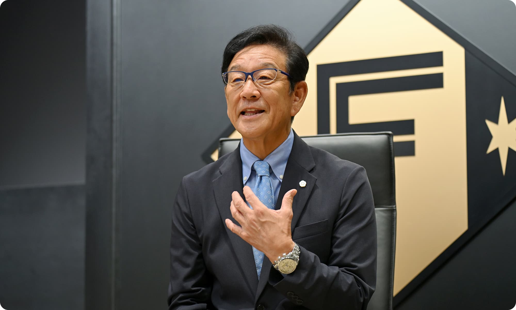栗山英樹さんが話している様子